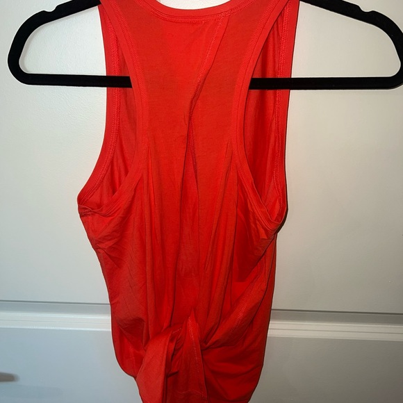 Lululemon size 6 orange swifty tank - Picture 4 of 4